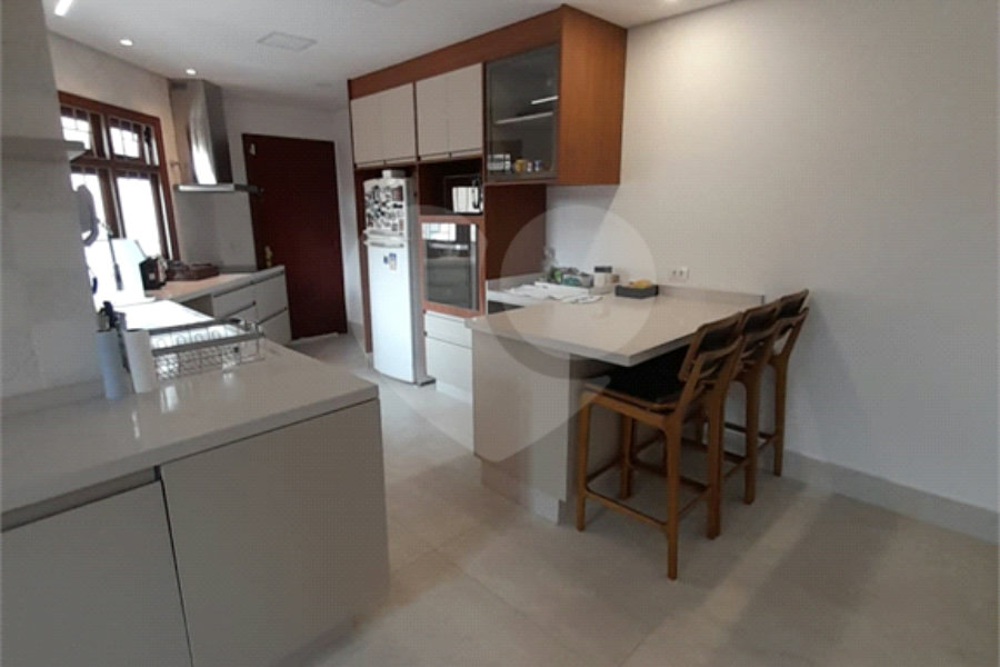 3 AMPLAS SUITES MAIS ECRITORIO MUITO VERDE E AMPLO QUINTAL
