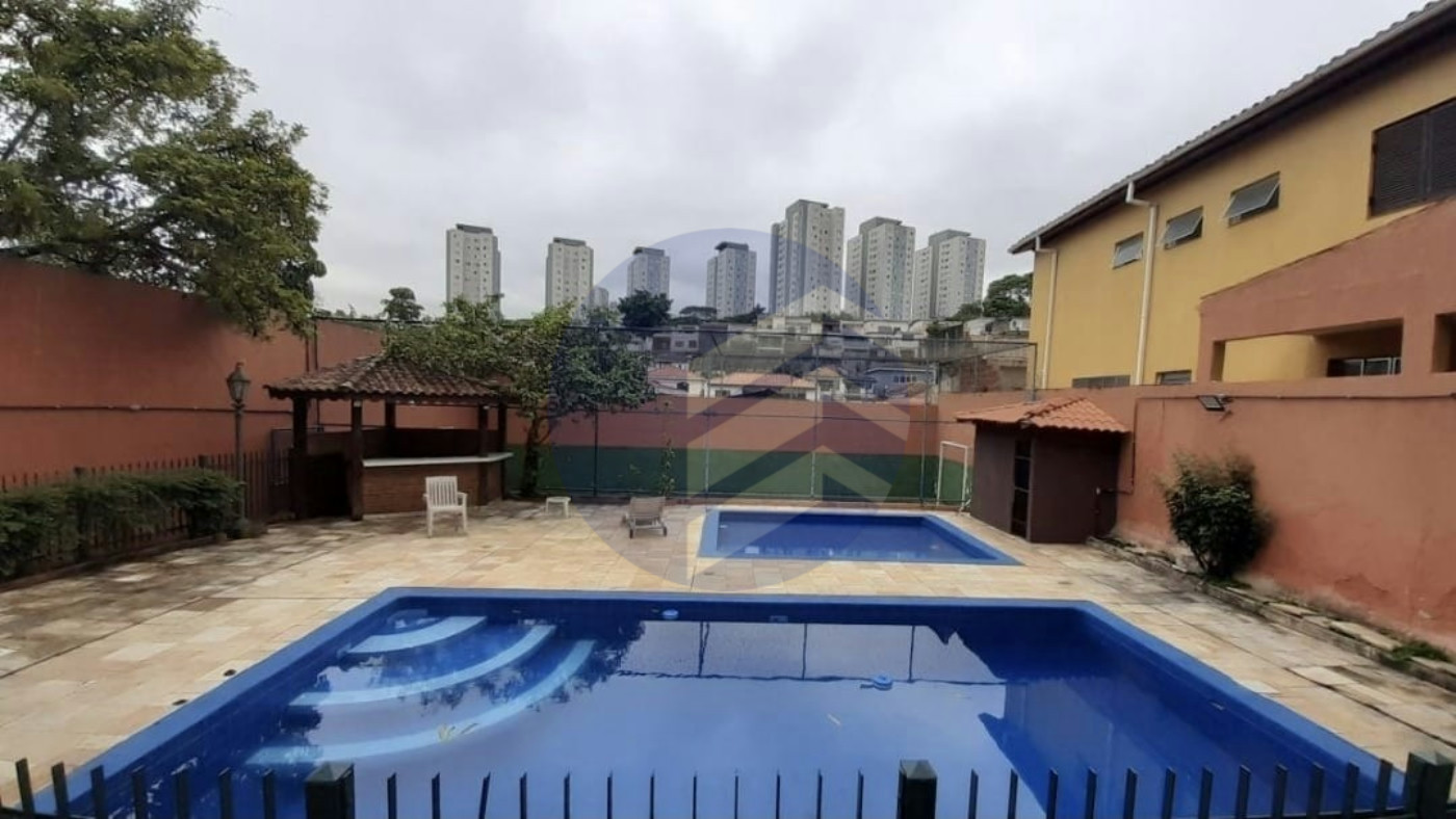 Sobrado espaçoso e completo em condomínio fechado no Bonfiglioli!