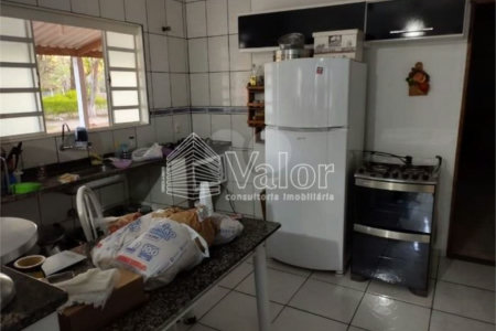 Chácara à venda com 4 quartos, sendo 1 suíte,  em Chácara Leila, São Carlos, SP