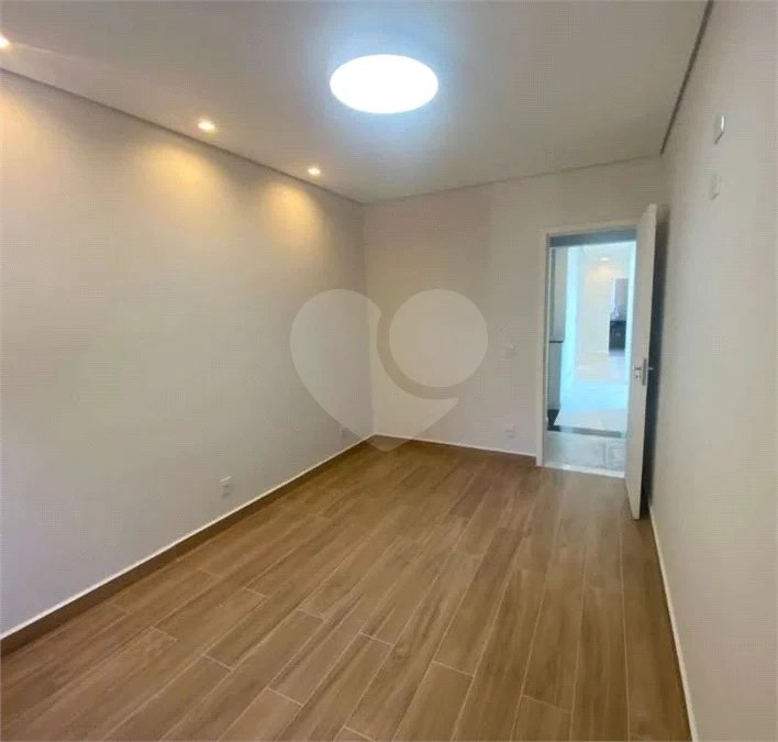 Casa à venda no bairro Dos Casa, em São Bernardo do Campo, com 280 m², 4 dormitórios, 3 suítes, 4 vagas, hidromassagem e fácil acesso às principais rodovias.