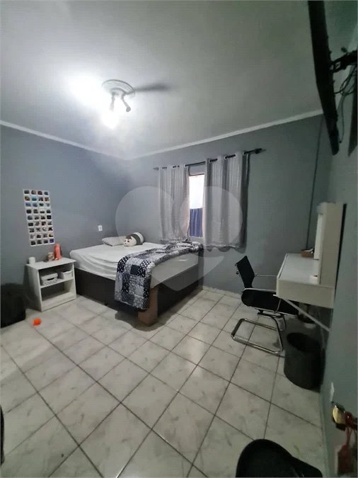 Casa com 183m², 3 dormitórios, 2 vagas, à venda em Santo André