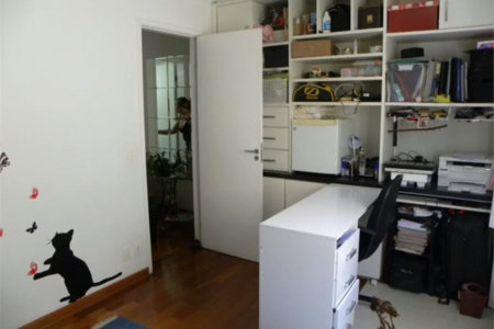 Casa à venda com 3 quartos, sendo 1 suíte,  no condomínio Villas de São Francisco, São Paulo - SP