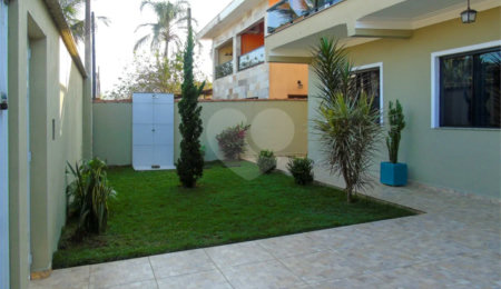 Casa à venda com 4 quartos, sendo 3 suítes,  em Vista Linda, Bertioga, SP