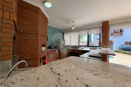 Casa a Venda no Condomínio Vista Alegre - Sede em Vinhedo/SP