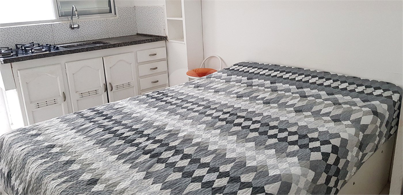 CASA TÉRREA A VENDA COM 06 APARTAMENTOS PARA LOCAÇÃO - ÓTIMO PARA INVESTIDOR - PRAÇA ARVORE