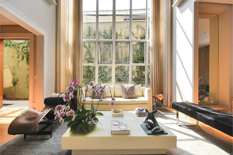 Casa impecável em terreno de 546m2