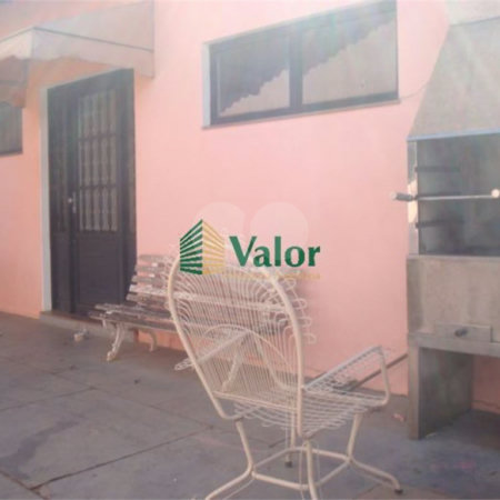 Casa com Edícula