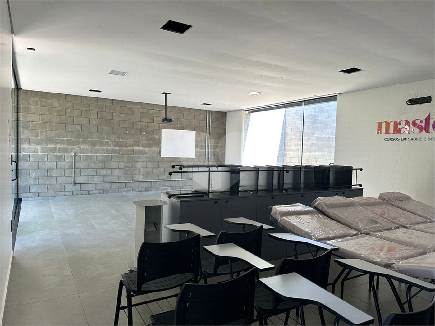 Salas Comerciais Modernas na Vila Prado – Excelente Localização!