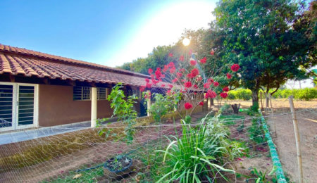 Sítio à venda com 3 quartos, sendo 1 suíte,  no Centro, Taiúva, SP