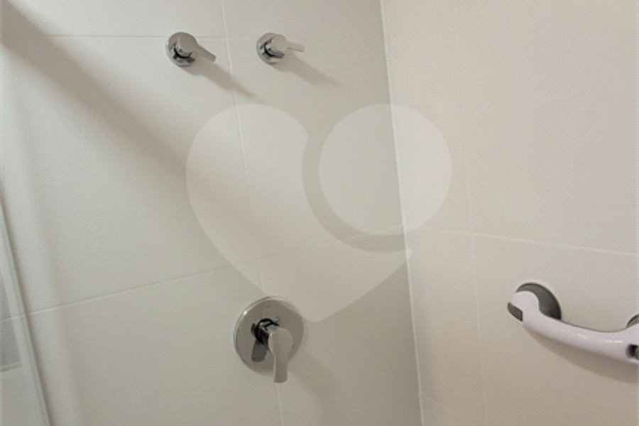 Apartamento de 2 quartos mobiliado à venda no Paraíso
