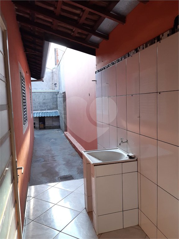 Casa Térrea no Condomínio Sempre Verde I.