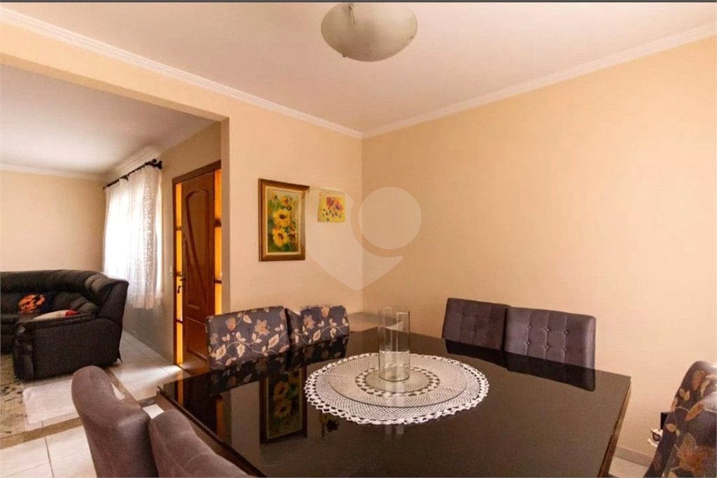Sobrado à venda no Ipiranga de 140m² com 4 suítes e 3 vagas.