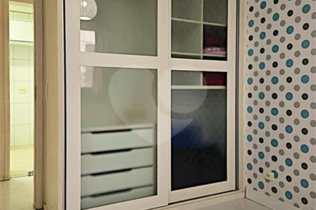 Apartamento na Chácara Inglesa com 2 dormitórios (1 suite), varanda, vista livre e vaga
