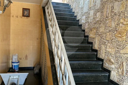 Casa à Venda no Bosque da Saúde com 271m², 3 Dormitórios, 1 Suíte e 4 Vagas