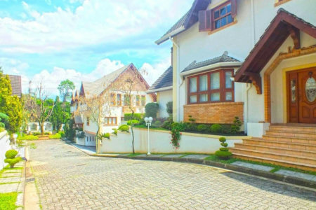 Casa à venda com 5 suítes no condomínio Vilaggio Monte Alegre, São Paulo - SP
