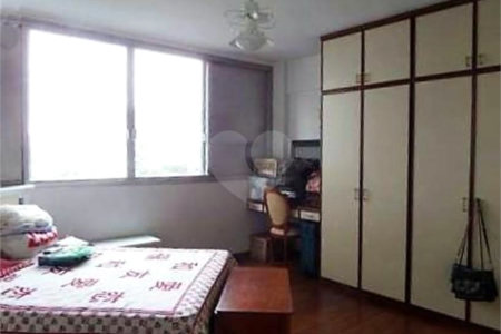 Apartamento próximo ao Metro com 03 dormitórios e 01 Suíte, 2 vagas á venda na Vila Mariana!