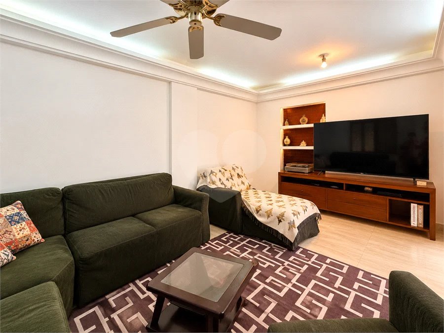 Sobrado com cinco quartos sendo 3 suites 4 vagas| R$ 3.300.000 no Alto da Boa Vista - São Paulo