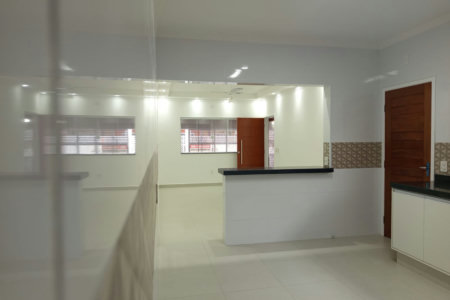 🌊✨ Oportunidade Única na Praia Grande – Casa Nova com Piscina a Apenas 390m do Mar! ✨🌊