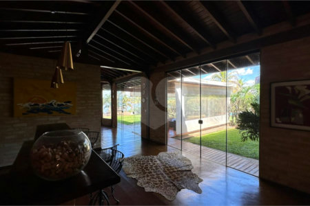 Casa para venda no Condomínio Vivenda do Broa.