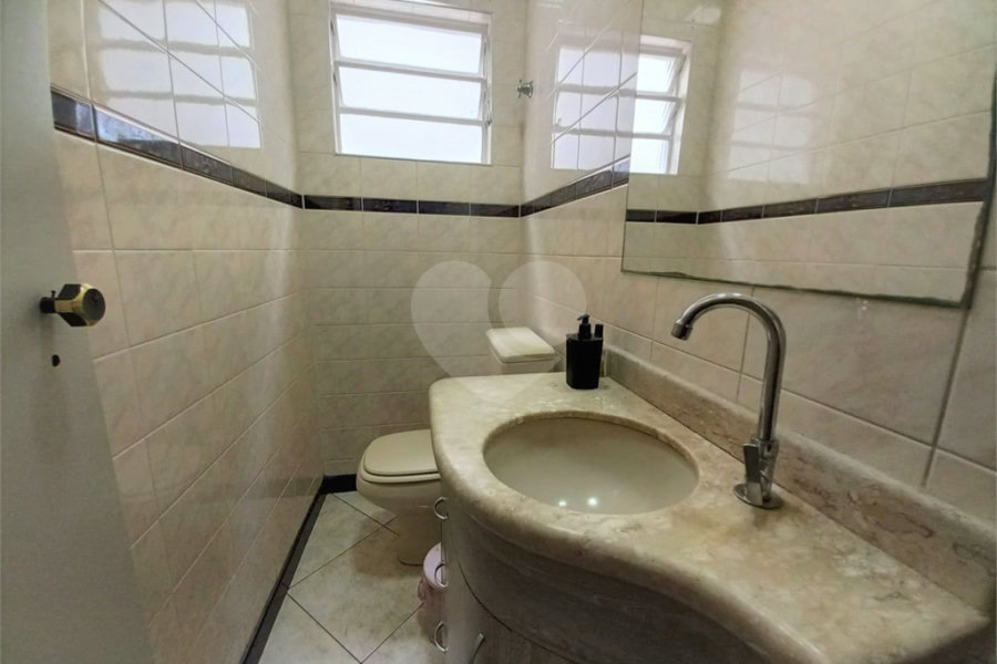 Sobrado Espaçoso na Vila Lúcia com 3 quartos/1 suíte área gourmet e 2 vagas de garagem