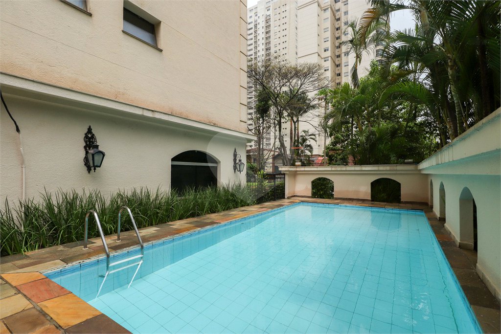 Apartamento à venda com 4 quartos, sendo 3 suítes, em Campo Belo, São Paulo, SP