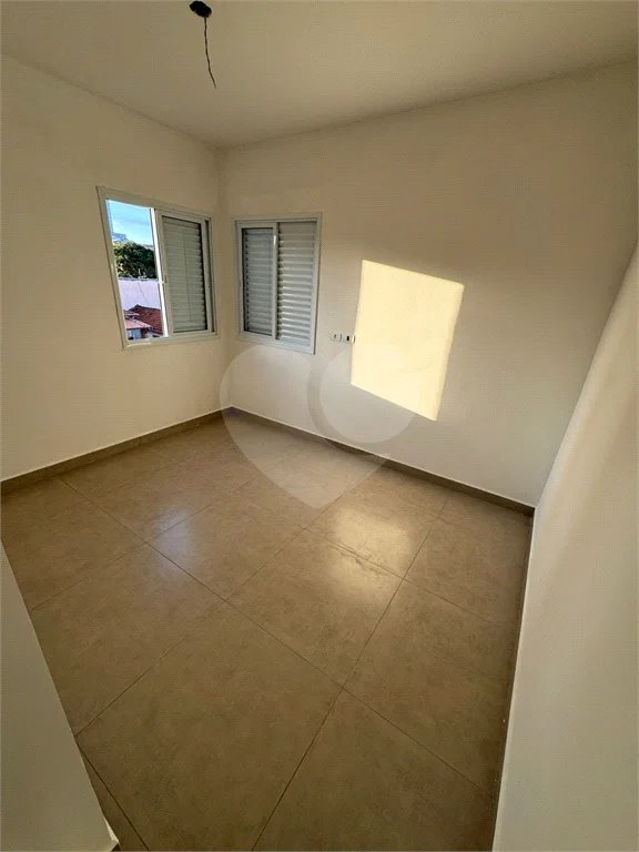 Vende-se apartamento no Edifício Residencial Flor do Ipê