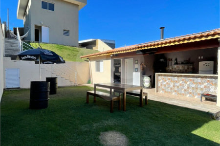Casa a Venda em Atibaia