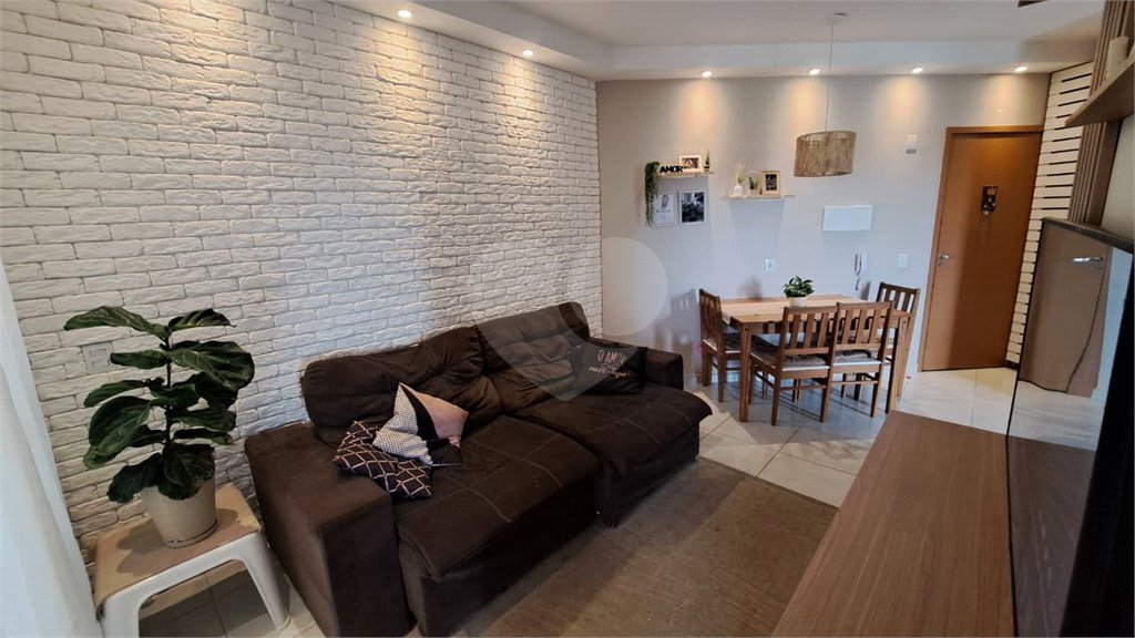 Apartamento Condomínio: Novos Ares com Suíte e 2 Dormitórios