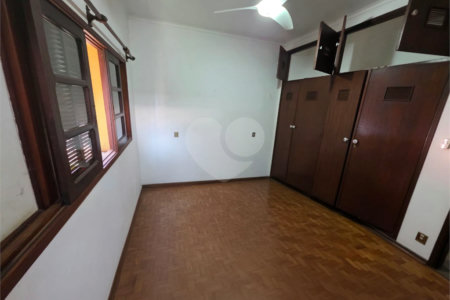 Casa Térrea 5 quartos bem localizada com piscina.
