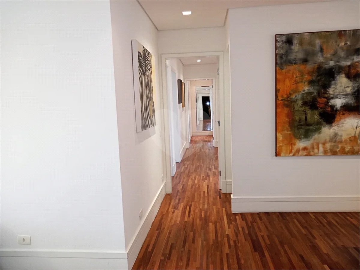 Apartamento à venda com 3 quartos, sendo 1 suíte, em Higienópolis, São Paulo, SP