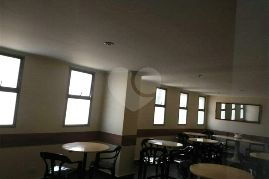 Apartamento em Santana com Sacada e Vaga de Garagem, a 650 m do Metrô