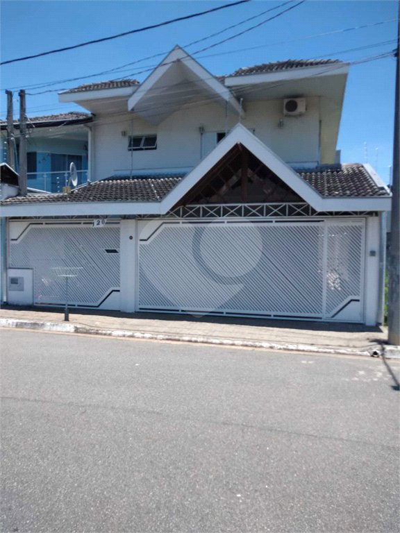 CASA A VENDA NO BAIRRO VISTA VERDE COM 3 DORMITORIOS, 3 SUITES, 3 VAGAS, METRAGEM 316M², SJC