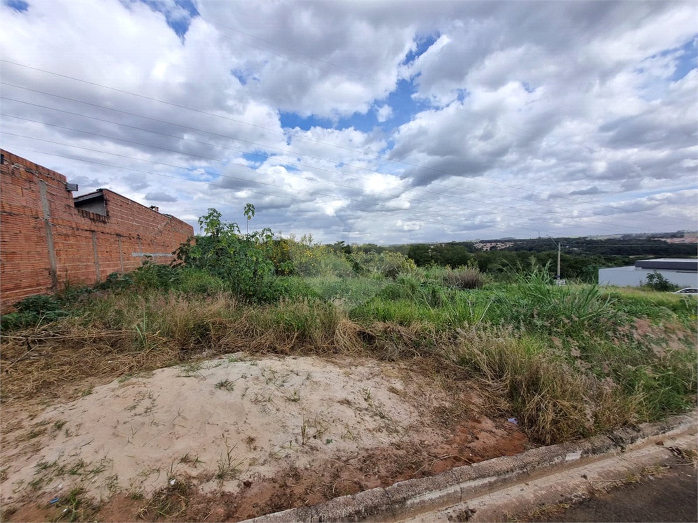 Terreno à venda – 402,87 m² Prolongamento do Jardim das Torres.