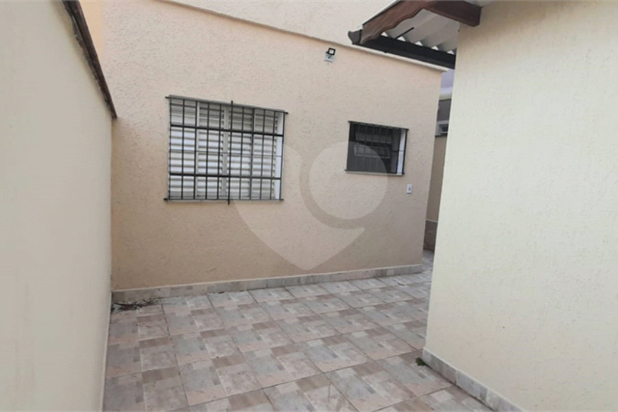 Sobrado amplo com 3 quartos, suíte e quintal para venda no Tremembé !!!