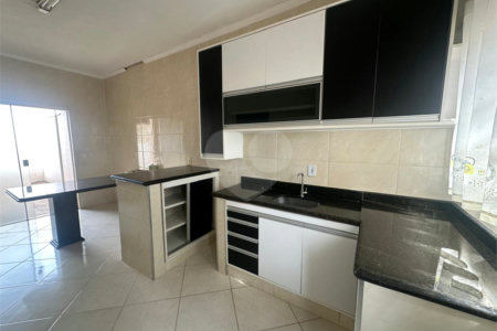Casa a venda no Jardim Zavaglia