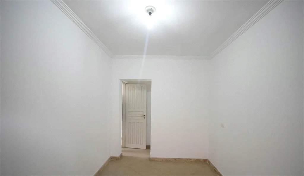 Casa à venda, 4 dormitórios(3 suítes). estuda permuta.