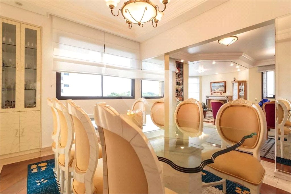 Apartamento à Venda 220m² Moema 4 Quartos