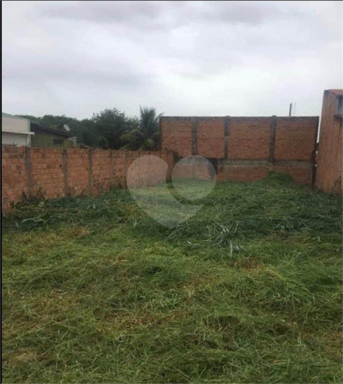 Terreno para venda, dispondo de 250,00 m² de área total, localizado na cidade de Araraquara/SP.
