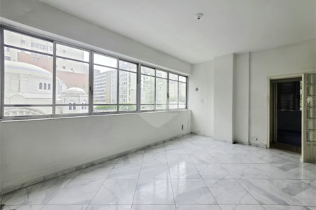 Apartamento - Bela Vista - 2 Quartos / Dormitórios - Venda / Compra