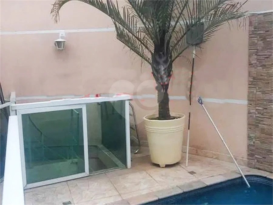 Sobrado Moderno à Venda na Pedra Branca, 3 Dormitórios, 1 Suíte, Piscina