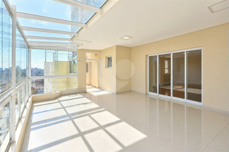 Cobertura de 260 m² em São Bernardo do Campo, com 4 dormitórios, 3 suítes, piscina privativa, espaço gourmet e vista livre. Viva esse privilégio! Agende sua visita e encante-se!