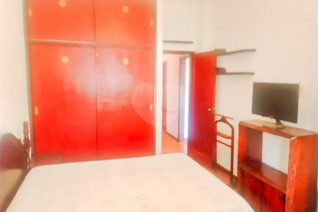 Apartamento na Consolação com 2 quartos, varanda, sem vaga.