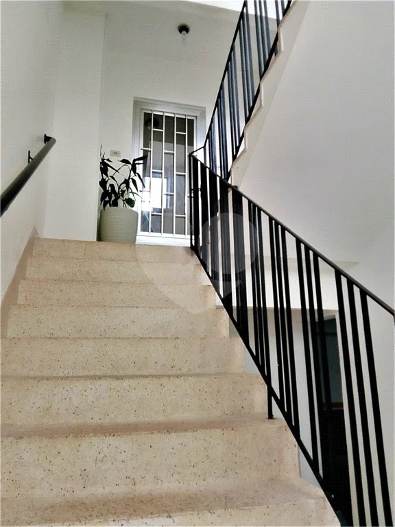 Apartamento com 83m² , 2 dormitórios , 2 vagas , à venda no bairro Cerâmica em São Caetano do Sul.