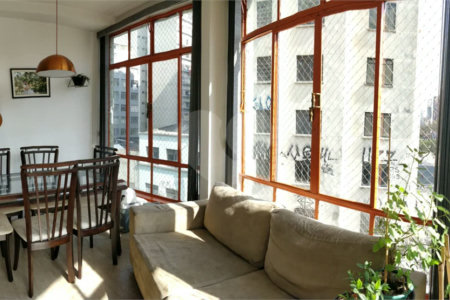Apartamento e Sala Comercial no centro de São Paulo.