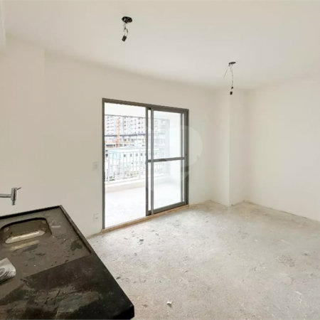 Apartamento com 1 dormitório próximo ao metrô Linha Verde.