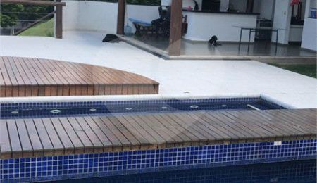 Casa à venda ou para alugar com 5 suítes em Residencial Jardim Primavera, Louveira, SP