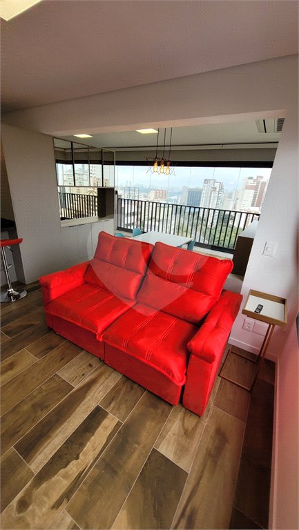 Apartamento de 2 quartos mobiliado à venda no Paraíso