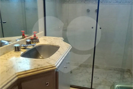 Apartamento à Venda em Mirandópolis com 4 Dormitórios, 2 Suítes e 4 Vagas