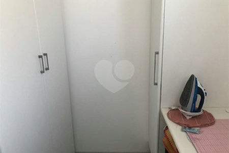 Apartamento à venda no Paraíso de 303m² com 4 suítes e 4 vagas.