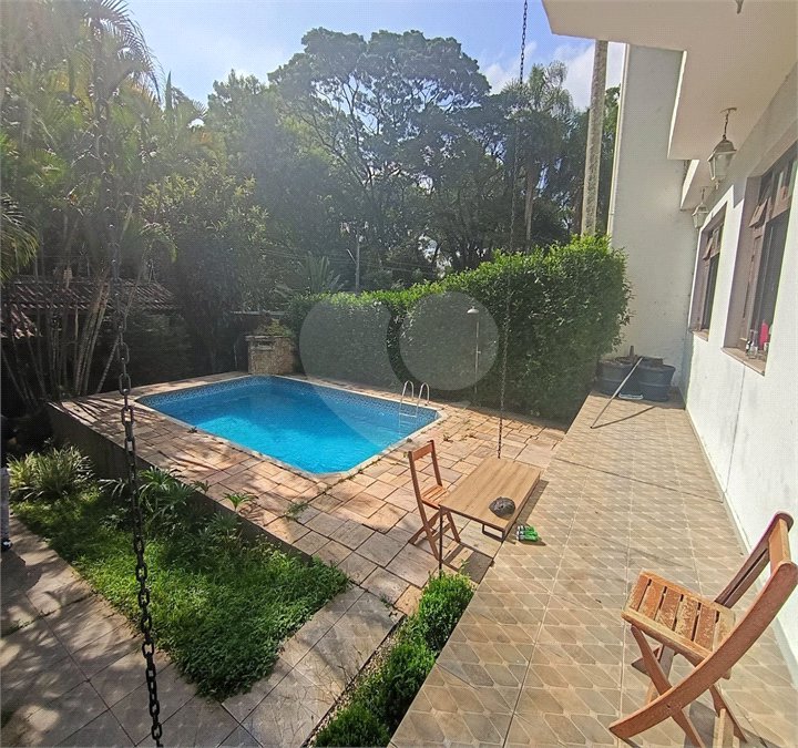 SOBRADO DE 426,0 M² COM 04 SUITES, SALÃO DE FESTAS, 06 VAGAS,06 BANHEIROS E PISCINA PARA LOCAÇÃO OU VENDA NO BARRO BRANCO